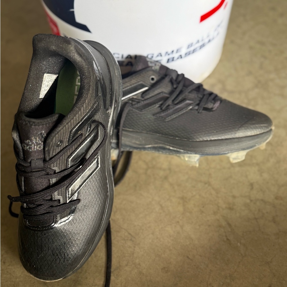 Adidas Cleats size 5.5y